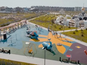 Завершено строительство детской зоны в Крещенском парке
