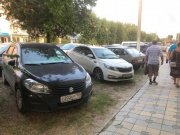 На Пионерском проспекте идет борьба со стихийными парковками