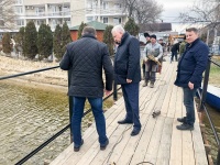В Анапе ремонтируют мост  через речку Анапку
