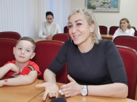 В Анапе вручили сертификаты на жилье многодетным семьям