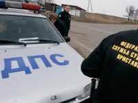 В Анапе судебные приставы за долги  забирают машину