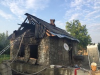 В Гостагаевской полностью сгорел жилой дом