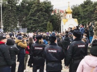 В центре Анапы сегодня многолюдно было.